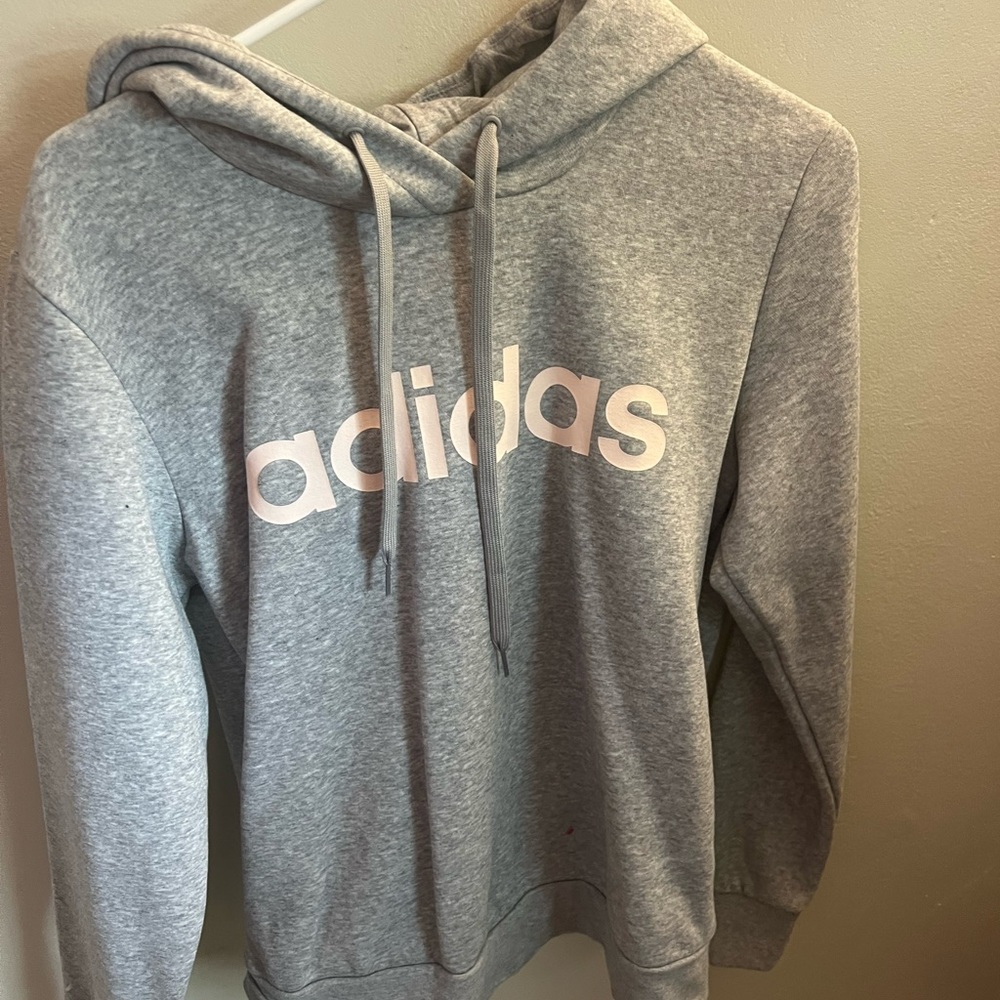 Adidas Sweatshirt Size Medium